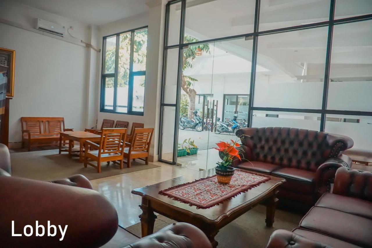 Al Ashri Inn By Urban Yogyakarta Bagian luar foto